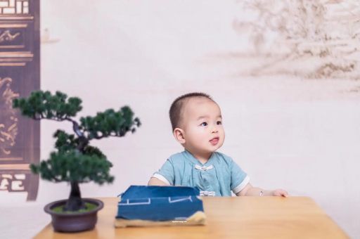 杞县满月宝宝放屁臭 杞县满月宝宝放屁臭